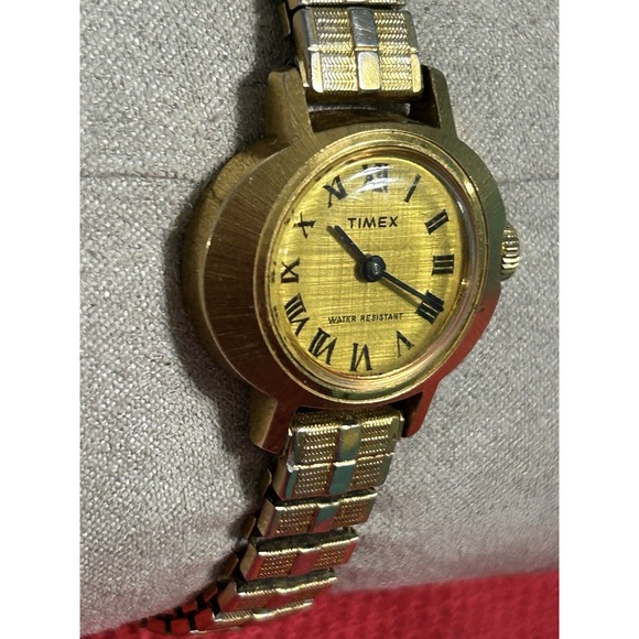Vintage Timex Ladies Watch 24mm Gold Tone Roman Dial Manual Wind - Picture 3 of 7